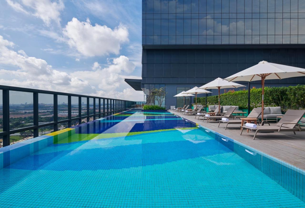Courtyard By Marriott Setia Alam Exterior foto